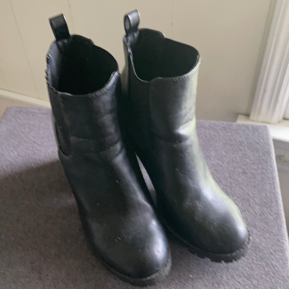 Roda 3” Black Ankle Boots (Size 7)